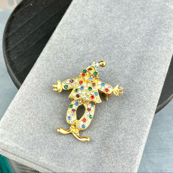 VINTAGE Colorful Rhinestone Clown Pin Circus Freaky Funny Cute Rainbow Brooch - Picture 4 of 4